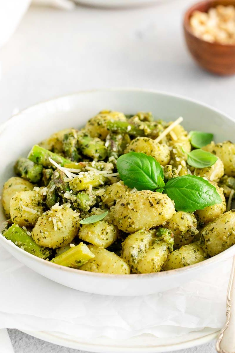 A bowl of pesto gnocchi.
