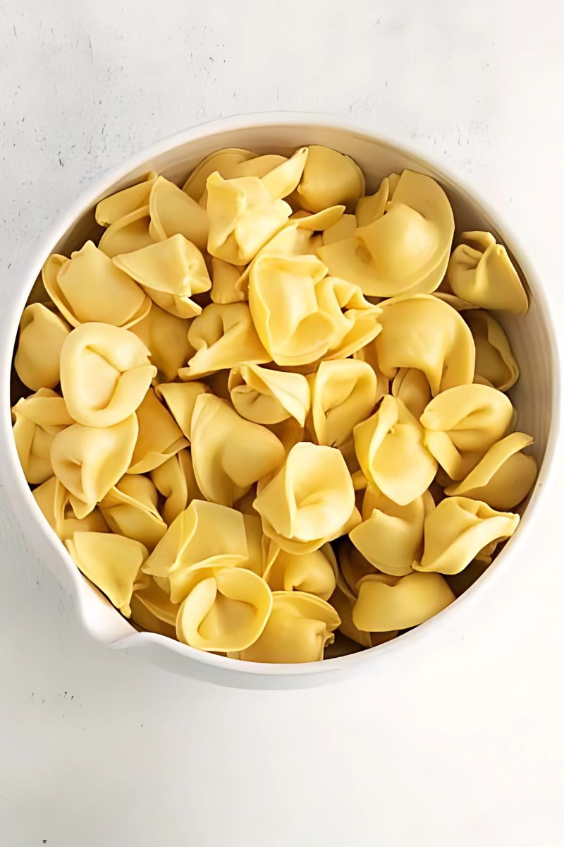 A bowl of tortellini.