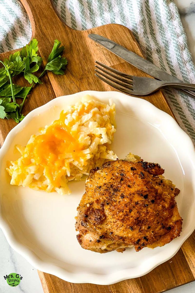 a plate pf cast iron skillet chicken.